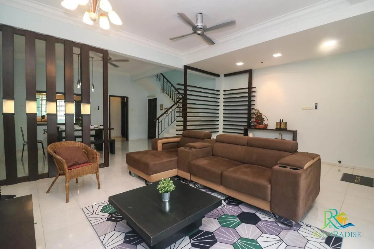 Holiday home Century Garden Double Storey House Bbq/Mahjong/Pooltable By Uha Johor Bahru Malaysia